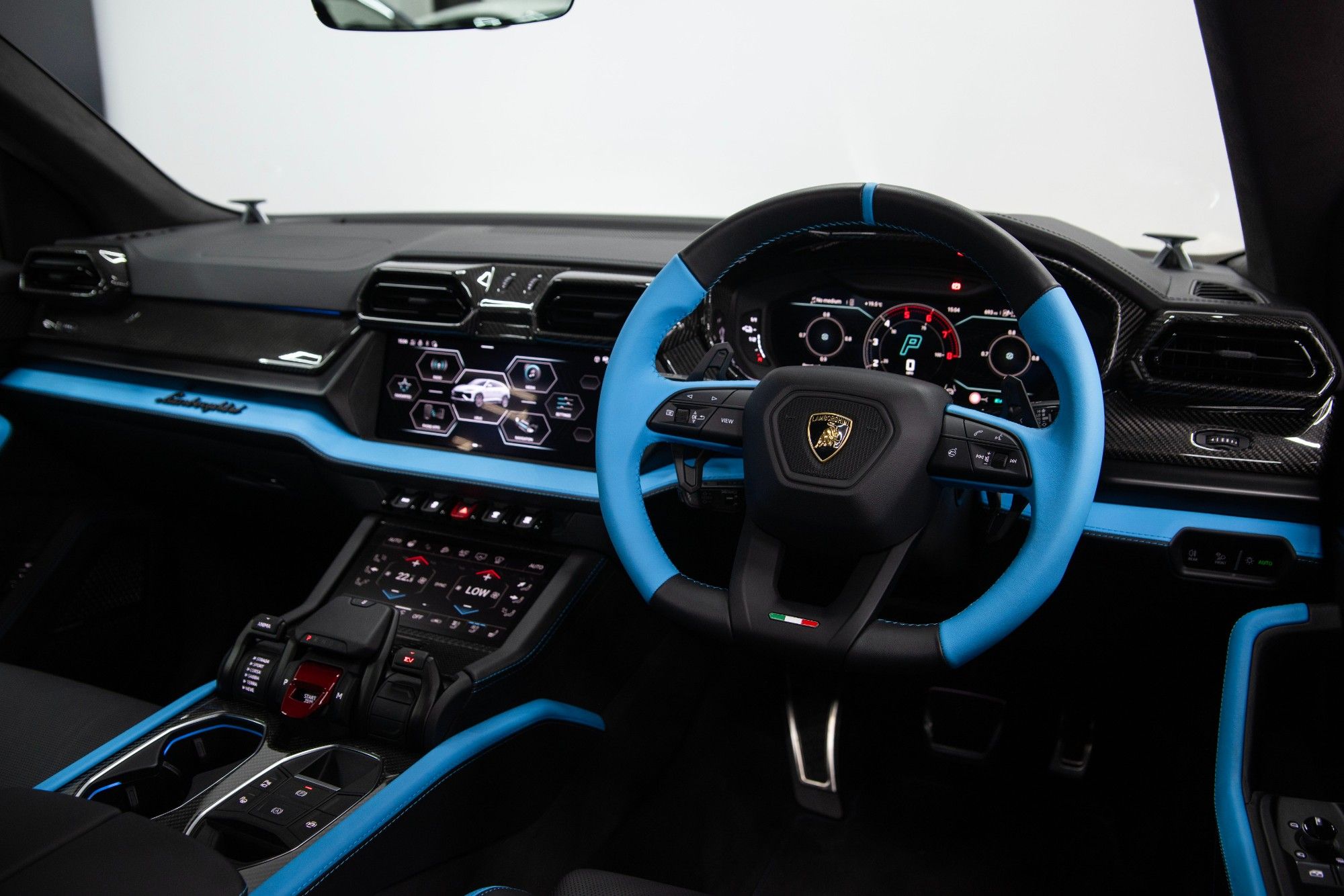 USED 2025 25 LAMBORGHINI URUS 4.0 V8 BiTurbo SE 