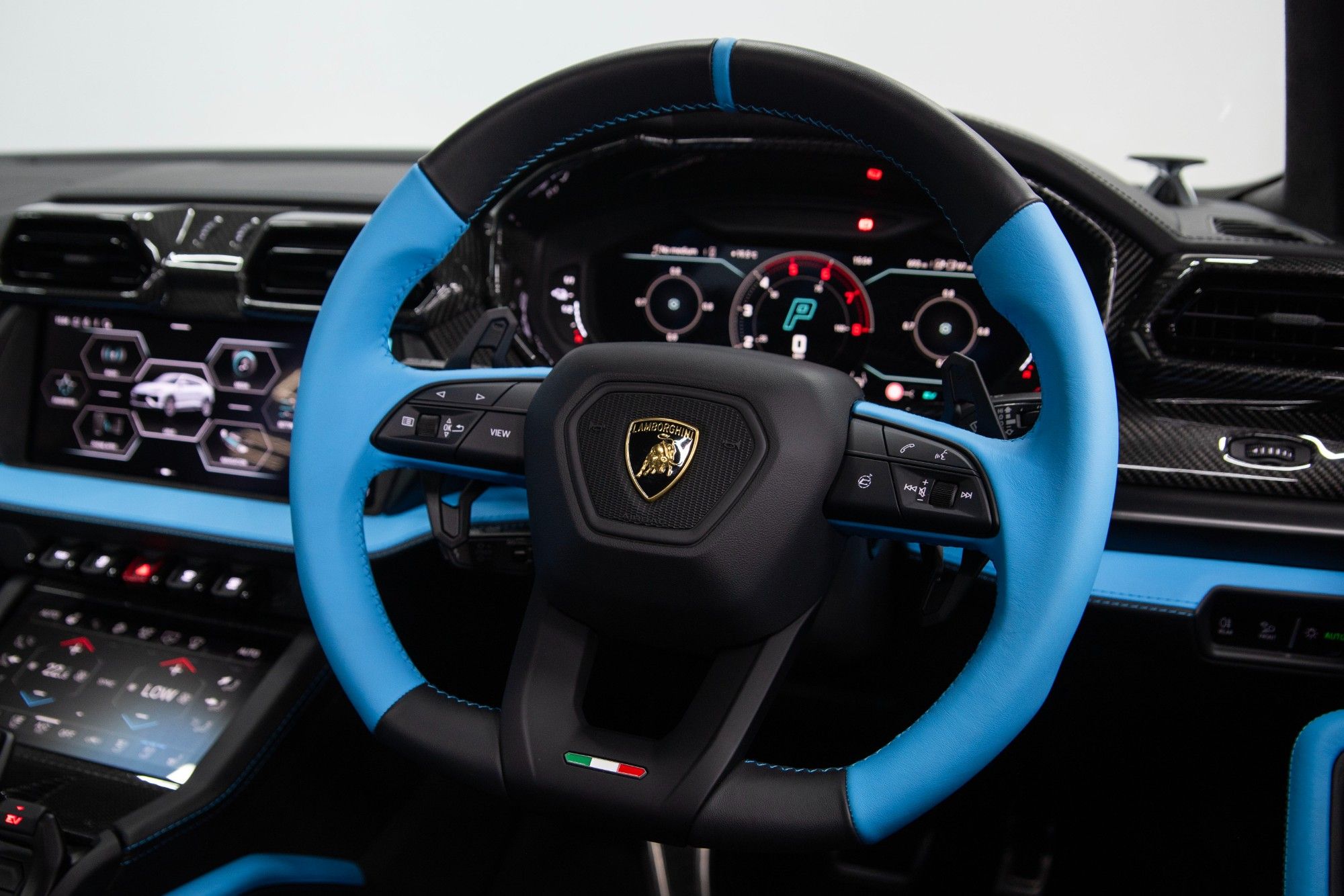 USED 2025 25 LAMBORGHINI URUS 4.0 V8 BiTurbo SE 