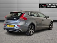 USED 2017 67 VOLVO V40 2.0 T2 R-Design Hatchback 5dr Petrol Manual Euro 6 (s/s) (122 ps) Sat Nav
