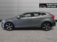 USED 2017 67 VOLVO V40 2.0 T2 R-Design Hatchback 5dr Petrol Manual Euro 6 (s/s) (122 ps) Sat Nav