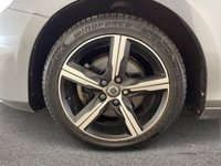 USED 2017 67 VOLVO V40 2.0 T2 R-Design Hatchback 5dr Petrol Manual Euro 6 (s/s) (122 ps) Sat Nav