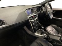 USED 2017 67 VOLVO V40 2.0 T2 R-Design Hatchback 5dr Petrol Manual Euro 6 (s/s) (122 ps) Sat Nav