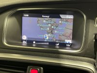 USED 2017 67 VOLVO V40 2.0 T2 R-Design Hatchback 5dr Petrol Manual Euro 6 (s/s) (122 ps) Sat Nav
