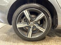 USED 2017 67 VOLVO V40 2.0 T2 R-Design Hatchback 5dr Petrol Manual Euro 6 (s/s) (122 ps) Sat Nav
