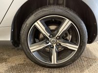USED 2017 67 VOLVO V40 2.0 T2 R-Design Hatchback 5dr Petrol Manual Euro 6 (s/s) (122 ps) Sat Nav