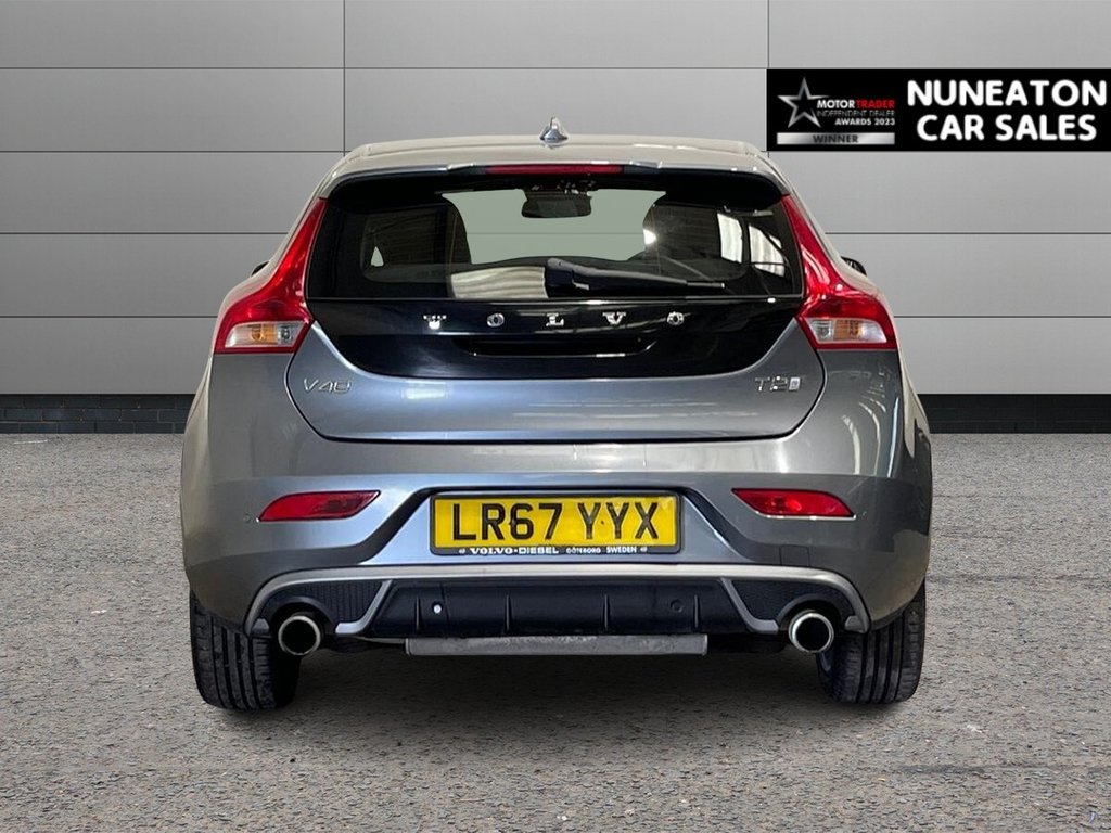 USED 2017 67 VOLVO V40 2.0 T2 R-Design Hatchback 5dr Petrol Manual Euro 6 (s/s) (122 ps) Sat Nav