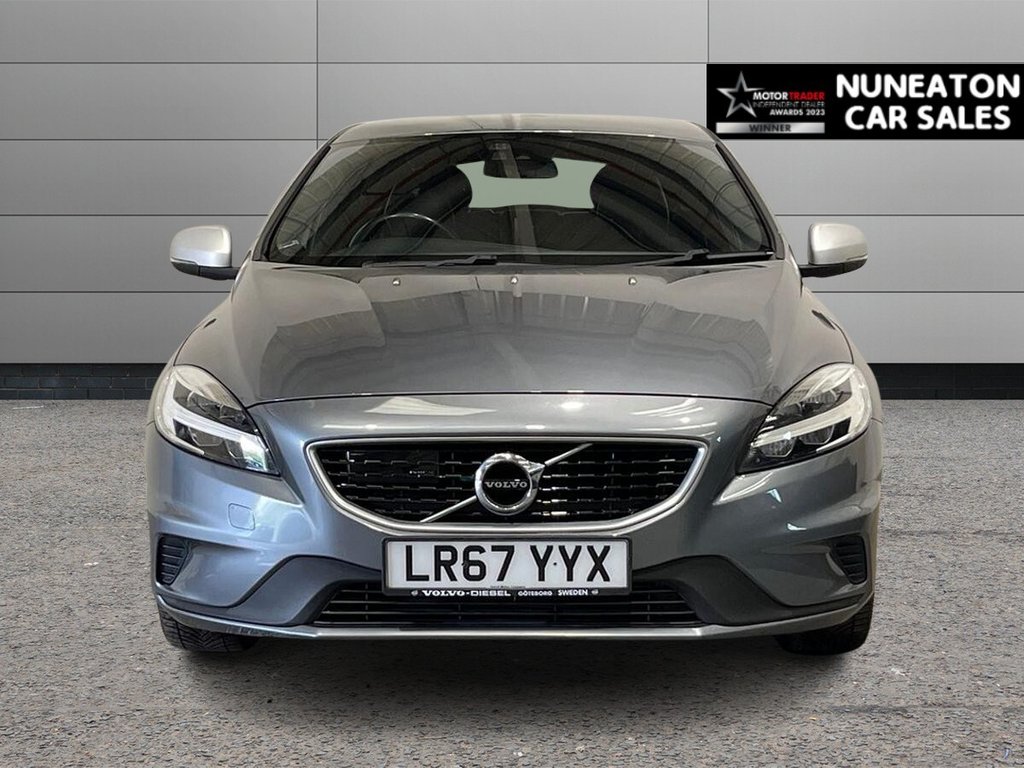 USED 2017 67 VOLVO V40 2.0 T2 R-Design Hatchback 5dr Petrol Manual Euro 6 (s/s) (122 ps) Sat Nav