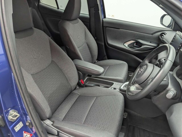 USED 2022 22 TOYOTA YARIS CROSS 1.5 Yaris Cross Design HEV Auto 5dr CLICK+COLLECT / HOME DELIVERY