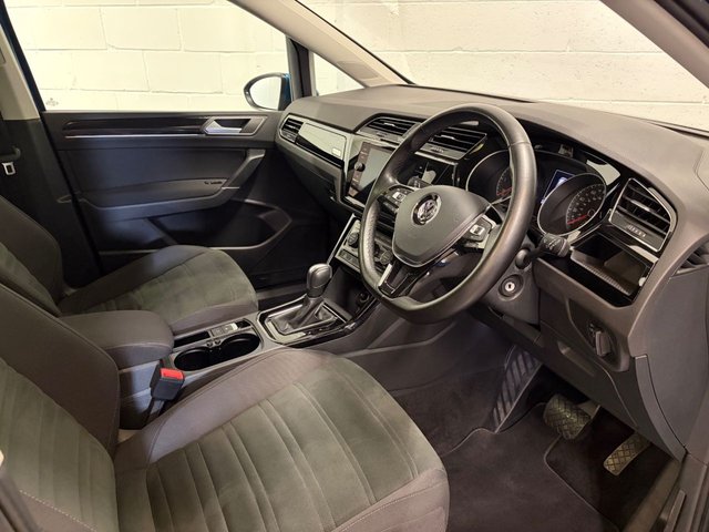 View our VOLKSWAGEN TOURAN