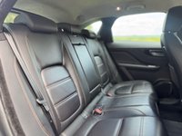 USED 2019 68 JAGUAR F-PACE 2.0 D180 Prestige SUV 5dr Diesel Auto Euro 6 (s/s) (180 ps) 