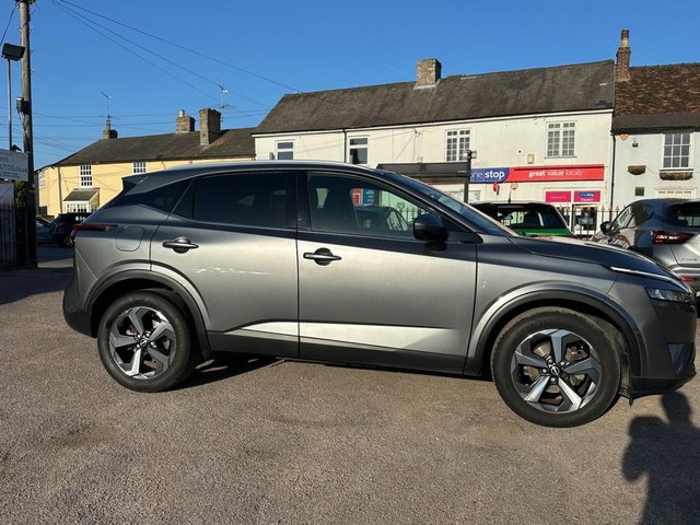 View our NISSAN QASHQAI