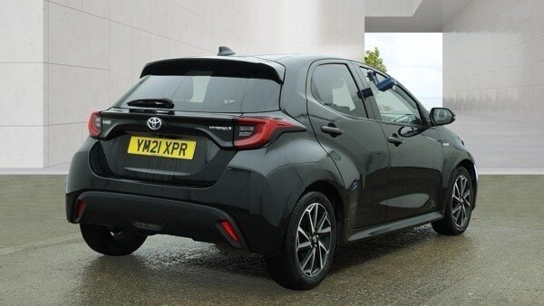 USED 2021 21 TOYOTA YARIS 1.5 VVT-h Design Hatchback 5dr Petrol Hybrid E-CVT Euro 6 (s/s) (116 ps) 