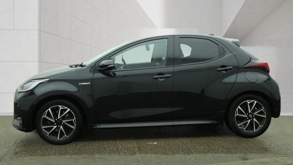USED 2021 21 TOYOTA YARIS 1.5 VVT-h Design Hatchback 5dr Petrol Hybrid E-CVT Euro 6 (s/s) (116 ps) 