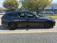 USED 2021 21 BMW 5 SERIES 3.0 530d MHT SE Touring 5dr Diesel Hybrid Steptronic xDrive Euro 6 (s/s) (286 ps) 5 STAMP SERVICE HISTORY* AUTOMATIC* PADDLE SHIFT* SAT NAV* PARKING SENSORS* REVERSING CAMERA* CRUISE CONTROL* ELECTRIC HANDBRAKE* ELECTRIC BOOT RELEASE* SPLIT OPENING BOOT* TRACTION CONTROL