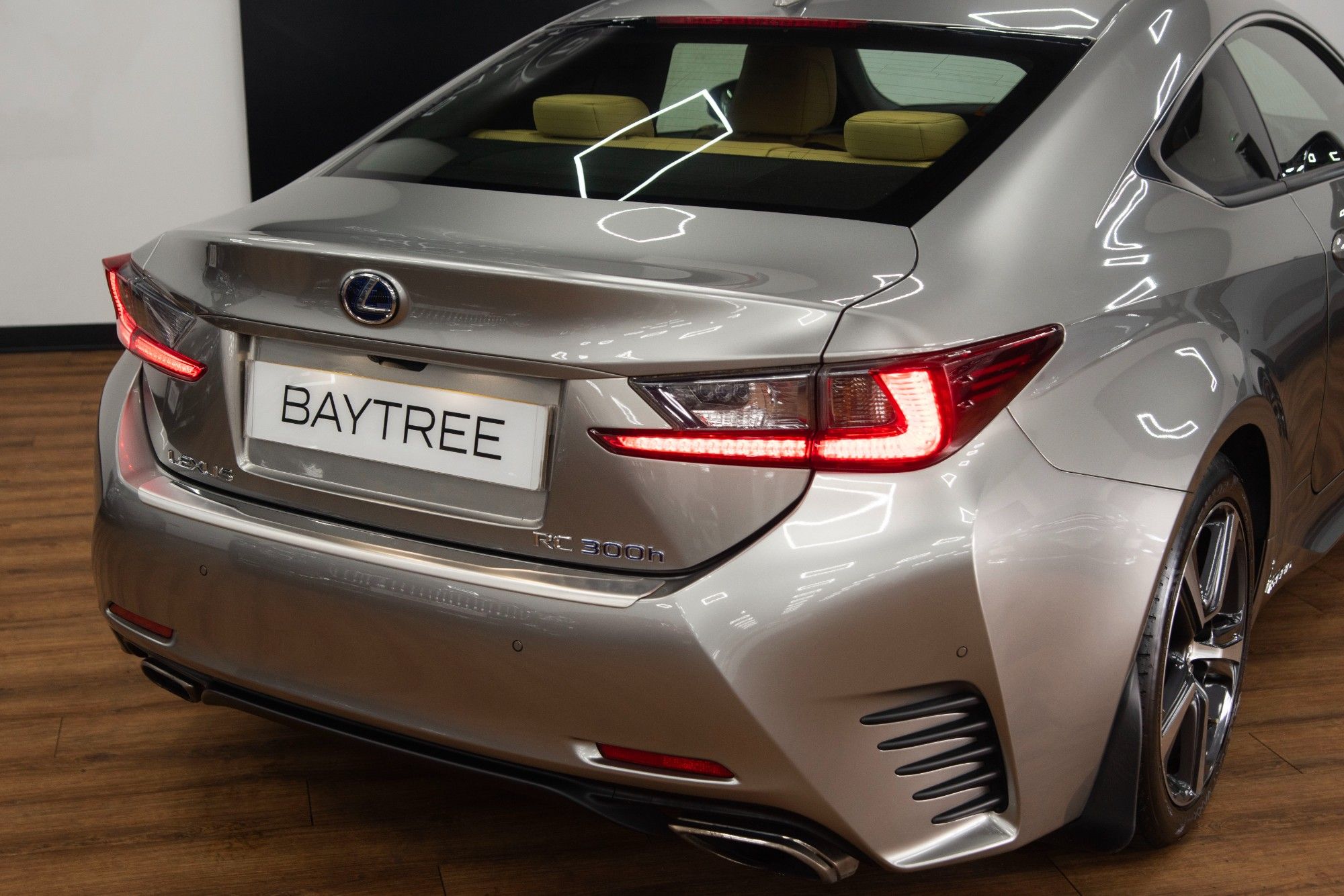 USED 2018 LEXUS RC 2.5 300h Luxury 