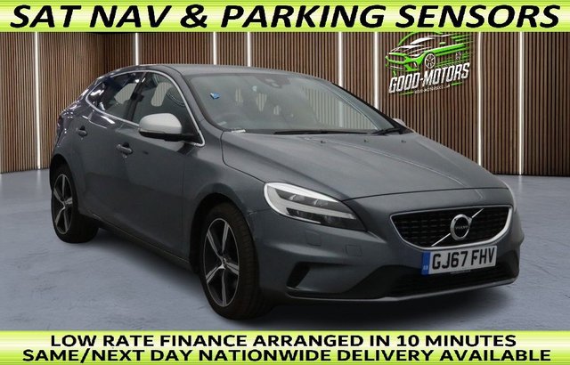 2017 VOLVO V40