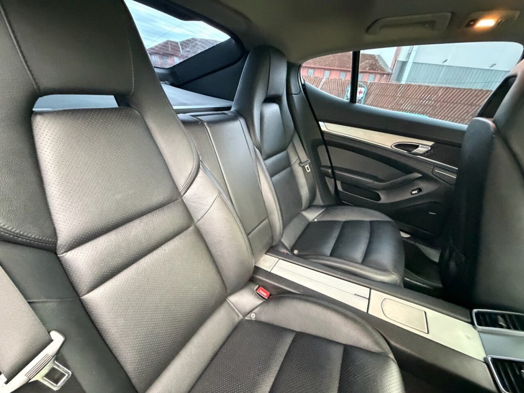USED 2015 54 PORSCHE PANAMERA 3.0D V6 Hatchback 5dr Diesel TiptronicS Euro 5 (s/s) (300 ps) HEATED LEATHER, SUNROOF, 2KEYS, FSH