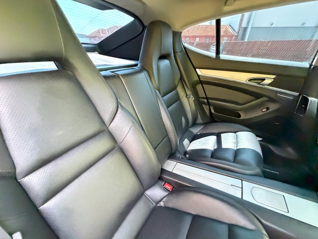 USED 2015 54 PORSCHE PANAMERA 3.0D V6 Hatchback 5dr Diesel TiptronicS Euro 5 (s/s) (300 ps) STUNNING VEHICLE WITH FANTASTIC MAINLY PORSCHE MAIN DEALER THE PORSCHE SPECIALIST SERVICE HISTORY