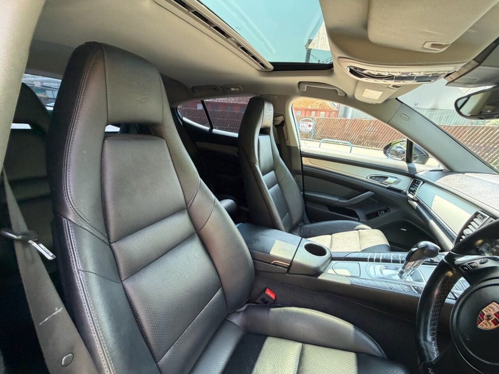 USED 2015 54 PORSCHE PANAMERA 3.0D V6 Hatchback 5dr Diesel TiptronicS Euro 5 (s/s) (300 ps) STUNNING VEHICLE WITH FANTASTIC MAINLY PORSCHE MAIN DEALER THE PORSCHE SPECIALIST SERVICE HISTORY