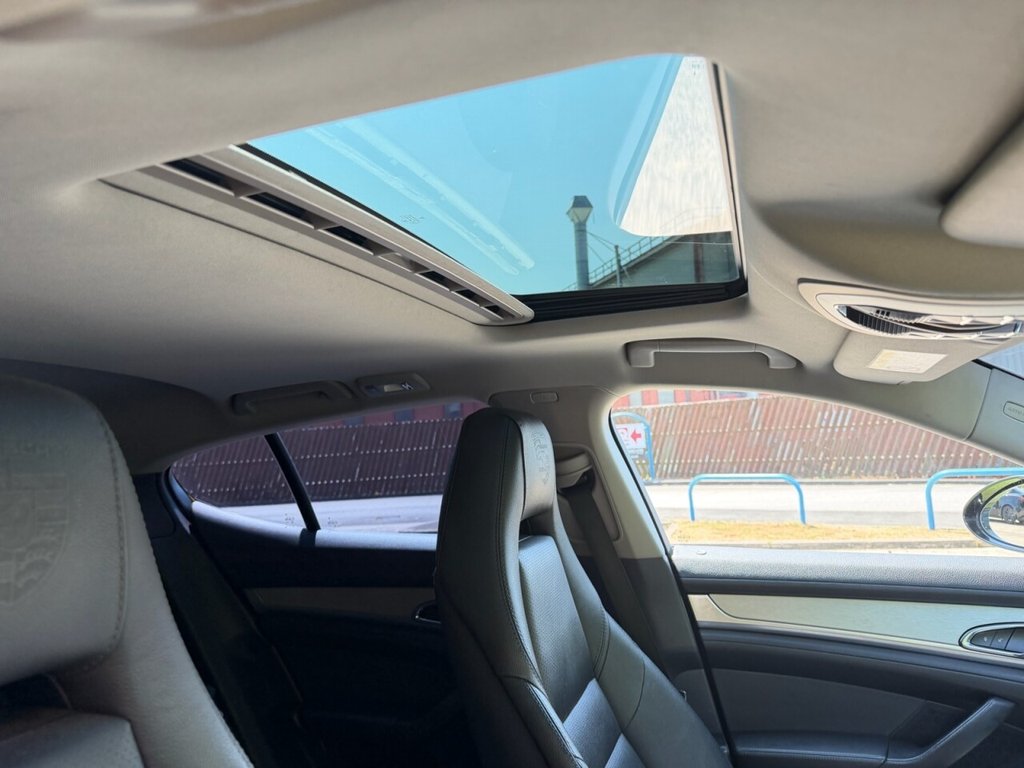 USED 2015 54 PORSCHE PANAMERA 3.0D V6 Hatchback 5dr Diesel TiptronicS Euro 5 (s/s) (300 ps) STUNNING VEHICLE WITH FANTASTIC MAINLY PORSCHE MAIN DEALER THE PORSCHE SPECIALIST SERVICE HISTORY