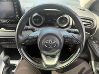 USED 2021 21 TOYOTA YARIS 1.5 VVT-h Design Hatchback 5dr Petrol Hybrid E-CVT Euro 6 (s/s) (116 ps) 1 OWNER FROM NEW* SERVICE HISTORY* PANORAMIC ROOF* AUTOMATIC* REVERSING CAMERA* LANE / SPEED ASSIST* ECO MODE* AIR CON* BLUETOOTH PHONE AND AUDIO* DAB* USB* REMOTE CENTRAL LOCKING WITH 2 KEYS