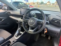 USED 2021 21 TOYOTA YARIS 1.5 VVT-h Design Hatchback 5dr Petrol Hybrid E-CVT Euro 6 (s/s) (116 ps) 1 OWNER FROM NEW* SERVICE HISTORY* PANORAMIC ROOF* AUTOMATIC* REVERSING CAMERA* LANE / SPEED ASSIST* ECO MODE* AIR CON* BLUETOOTH PHONE AND AUDIO* DAB* USB* REMOTE CENTRAL LOCKING WITH 2 KEYS