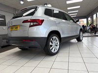 USED 2019 19 SKODA KAROQ 1.5 TSI ACT SE L SUV 5dr Petrol Manual Euro 6 (s/s) (150 ps) BRILLIANT SILVER / BLACK MICROSUEDE / LEATHER TRIM / HEATED FRONT SEATS / DUAL ZONE CLIMATE / ELECTRIC WINDOWS / POWERFOLD MIRRORS / CRUISE CONTROL / SPEED LIMITER / FRONT ASSIST / DRIVE MODE SELECTION / DAB FM AM TUNER / BLUETOOTH / USB / SMARTPHONE APP LINK / REAR PARKING CAMERA / FRONT AND REAR PARKING SENSORS / 18" ALLOY WHEELS / PRIVACY GLASS / SPACE SAVER SPARE WHEEL / SERVICE HISTORY