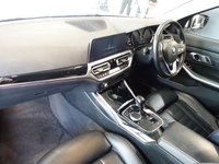 USED 2019 19 BMW 3 SERIES 2.0 320d Sport Saloon 4dr Diesel Auto xDrive Euro 6 (s/s) (190 ps) GREAT LOOKING NEW SHAPE,  4 WHEEL DRIVE MODEL BMW WITH A SUPER SPECIFICATION LIST - COMES WITH A COMPREHENSIVE SERVICE HISTORY + PROFESSIONAL SATELLITE NAVIGATION AND MEDIA + 360 DEGREE VIEW CAMERA + APPLE CARPLAY / ANDROID AUTO + ENHANCED BLUETOOTH CONNECTIVITY INCLUDING MEDIA STREAMING AND WIRELESS CHARGING + TOUCH SCREEN MEDIA DIAPLAY + COMFORT PACK INCLUDING COMFORT ACCESS + PARKING ASSISTANT PLUS + THREE ZONE CLIMATE CONTROL + CRUISE CONTROL + DRIVER MODES + FRONT AND REAR PARKING SENSORS