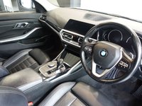 USED 2019 19 BMW 3 SERIES 2.0 320d Sport Saloon 4dr Diesel Auto xDrive Euro 6 (s/s) (190 ps) GREAT LOOKING NEW SHAPE,  4 WHEEL DRIVE MODEL BMW WITH A SUPER SPECIFICATION LIST - COMES WITH A COMPREHENSIVE SERVICE HISTORY + PROFESSIONAL SATELLITE NAVIGATION AND MEDIA + 360 DEGREE VIEW CAMERA + APPLE CARPLAY / ANDROID AUTO + ENHANCED BLUETOOTH CONNECTIVITY INCLUDING MEDIA STREAMING AND WIRELESS CHARGING + TOUCH SCREEN MEDIA DIAPLAY + COMFORT PACK INCLUDING COMFORT ACCESS + PARKING ASSISTANT PLUS + THREE ZONE CLIMATE CONTROL + CRUISE CONTROL + DRIVER MODES + FRONT AND REAR PARKING SENSORS