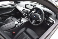USED 2018 68 BMW 5 SERIES 3.0 540i GPF M Sport Saloon 4dr Petrol Auto xDrive Euro 6 (s/s) (340 ps) TECHNOLOGY PACK / DISPLAY KEY