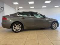 USED 2018 18 JAGUAR XE 2.0i Prestige Saloon 4dr Petrol Auto Euro 6 (s/s) (250 ps) OFF WHITE LEATHER, SATELLITE NAVIGATION, CLIMATE CONTROL, REAR PARKING SENSORS, FRONT ARM REST, MULTI FUNCTION STEERING WHEEL, CRUISE CONTROL, MEDIA, BLUETOOTH, 17&rdquo; ALLOY WHEELS, PADDLE SHIFT, DAB.