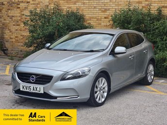 2015 VOLVO V40