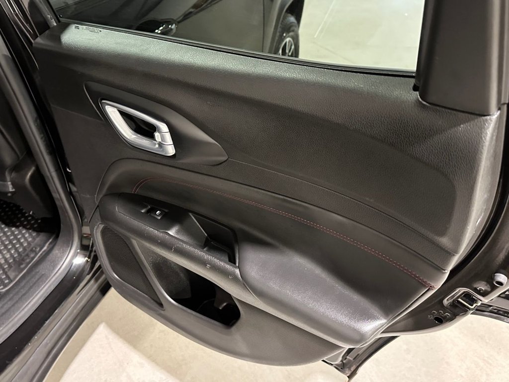 USED 2022 72 JEEP COMPASS 1.3 GSE T4 11.4kWh Trailhawk SUV 5dr Petrol Plug-in Hybrid Auto 4xe Euro 6 (s/s) (240 ps) 