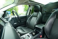 USED 2018 18 LAND ROVER DISCOVERY SPORT 2.0 SD4 HSE Dynamic Lux SUV 5dr Diesel Auto 4WD Euro 6 (s/s) (240 ps) INDUS SILVER METALLIC PAINTWORK + WINTER PACK + SUNROOF + MERDIAN S