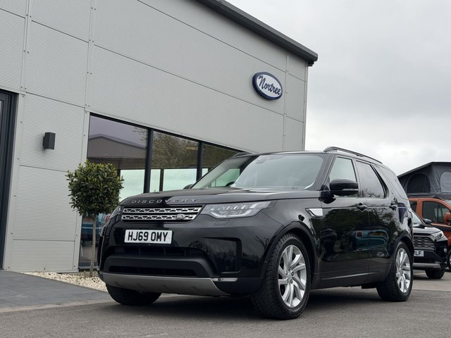 View our Land Rover Discovery 3.0 SD V6 HSE SUV 5dr Diesel Auto 4WD Euro 6 (s/s) (306 ps)