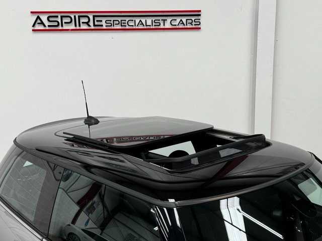 View our MINI Electric Hatch