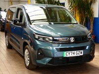 USED 2025 74 VAUXHALL Combo Life Electric 52kWh Design XL MPV 5dr Electric Auto (7.4kW Charger) (136 ps) 7 SEATS CARPLAY CRUISE CONTROL PARKING SENSORS 1 OWNER SERVICE HISTORY WARRANTY
