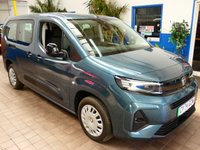 USED 2025 74 VAUXHALL Combo Life Electric 52kWh Design XL MPV 5dr Electric Auto (7.4kW Charger) (136 ps) 7 SEATS CARPLAY CRUISE CONTROL PARKING SENSORS 1 OWNER SERVICE HISTORY WARRANTY