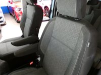 USED 2025 74 VAUXHALL Combo Life Electric 52kWh Design XL MPV 5dr Electric Auto (7.4kW Charger) (136 ps) 7 SEATS CARPLAY CRUISE CONTROL PARKING SENSORS 1 OWNER SERVICE HISTORY WARRANTY