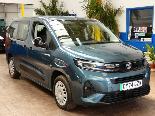 2025 74 Vauxhall Combo Life Electric 52kWh Design XL MPV 5dr Electric Auto (7.4kW Charger) (136 ps)