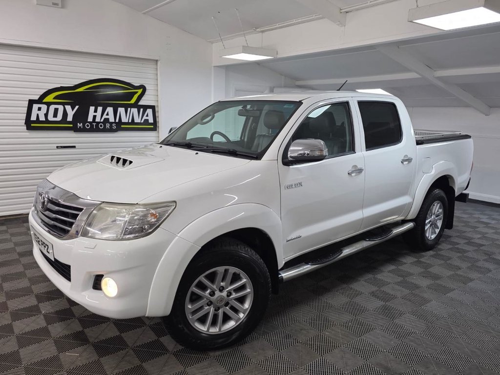 USED 2012 12 TOYOTA HI-LUX 3.0 D-4D Invincible Pickup Double Cab 4dr Diesel Manual 4WD Euro 5 (171 ps) 2 Keys - Bluetooth - Sensors!