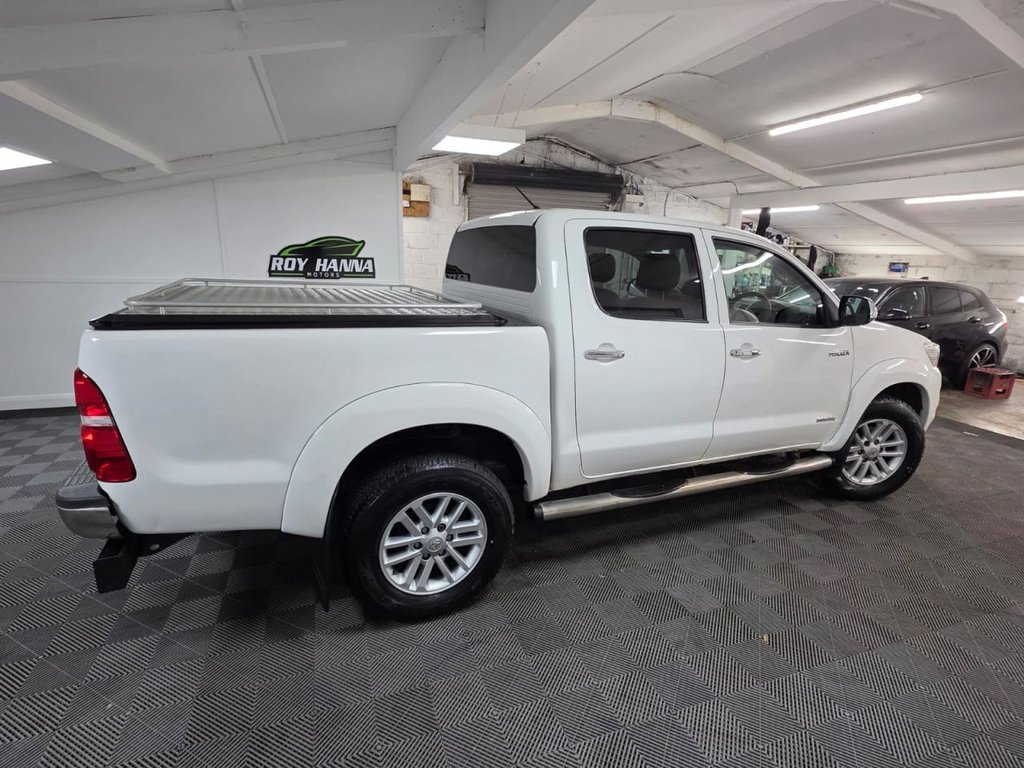 USED 2012 12 TOYOTA HI-LUX 3.0 D-4D Invincible Pickup Double Cab 4dr Diesel Manual 4WD Euro 5 (171 ps) 2 Keys - Bluetooth - Sensors!