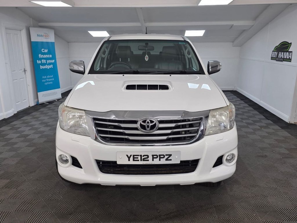 USED 2012 12 TOYOTA HI-LUX 3.0 D-4D Invincible Pickup Double Cab 4dr Diesel Manual 4WD Euro 5 (171 ps) 2 Keys - Bluetooth - Sensors!