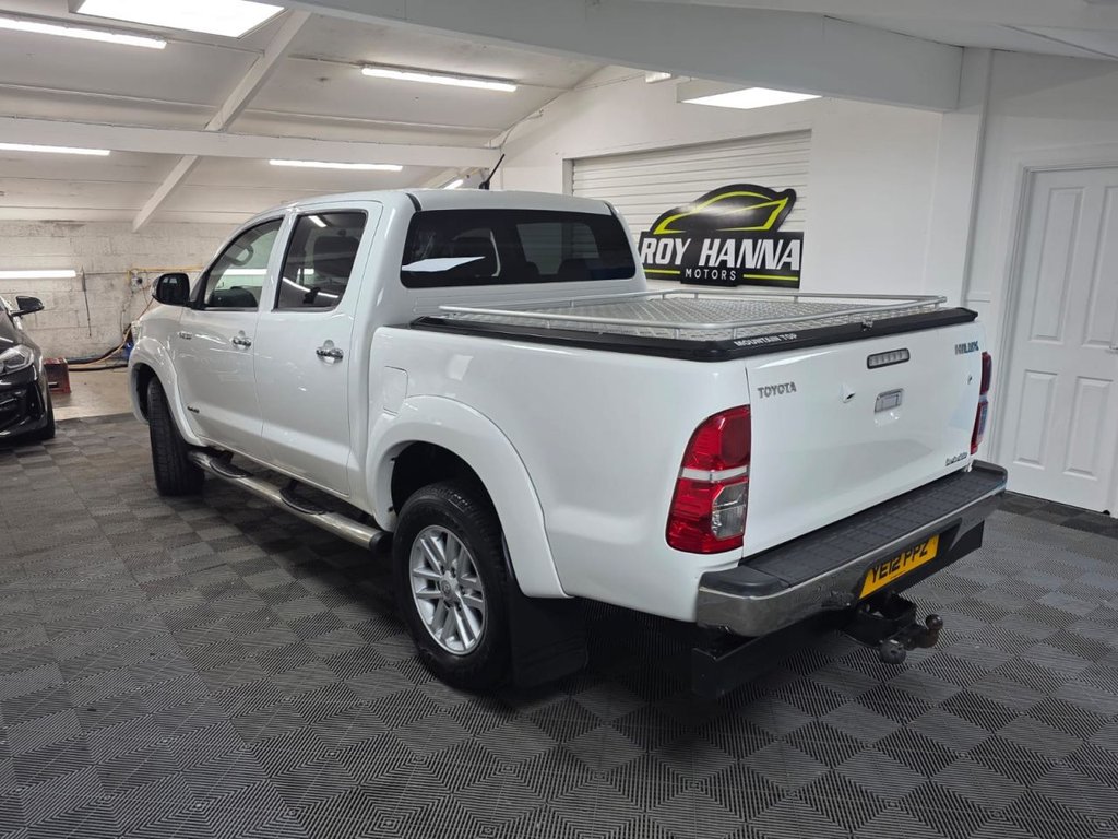 USED 2012 12 TOYOTA HI-LUX 3.0 D-4D Invincible Pickup Double Cab 4dr Diesel Manual 4WD Euro 5 (171 ps) 2 Keys - Bluetooth - Sensors!