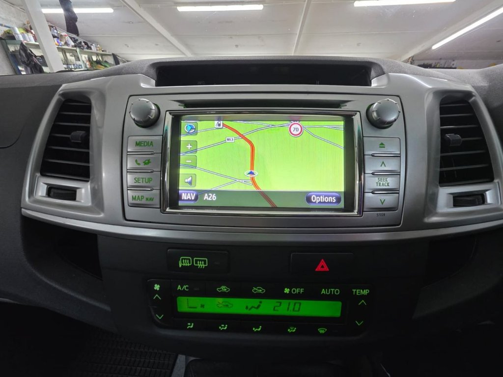 USED 2012 12 TOYOTA HI-LUX 3.0 D-4D Invincible Pickup Double Cab 4dr Diesel Manual 4WD Euro 5 (171 ps) 2 Keys - Bluetooth - Sensors!