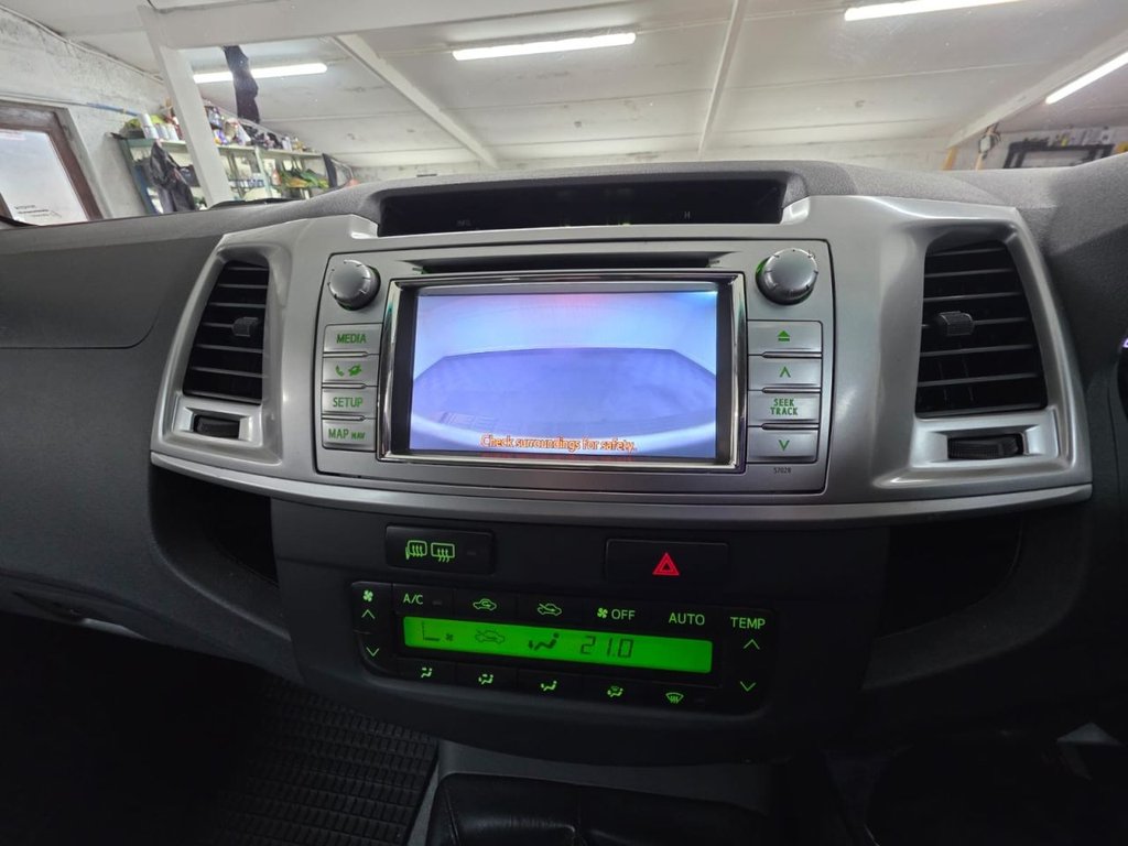 USED 2012 12 TOYOTA HI-LUX 3.0 D-4D Invincible Pickup Double Cab 4dr Diesel Manual 4WD Euro 5 (171 ps) 2 Keys - Bluetooth - Sensors!