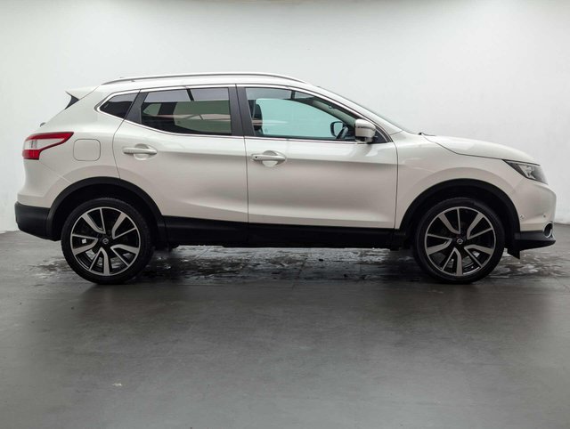 USED 2016 16 NISSAN QASHQAI 1.2 Qashqai Tekna DiG-T CVT 5dr CLICK+COLLECT / HOME DELIVERY