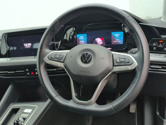 USED 2022 22 VOLKSWAGEN GOLF 1.4 Golf Style TSi E-Hybrid Semi-Auto 5dr CLICK+COLLECT / HOME DELIVERY
