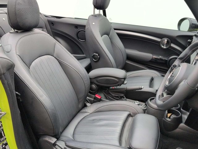 USED 2022 72 MINI CONVERTIBLE 1.5 Cooper Exclusive Auto 2dr CLICK+COLLECT / HOME DELIVERY