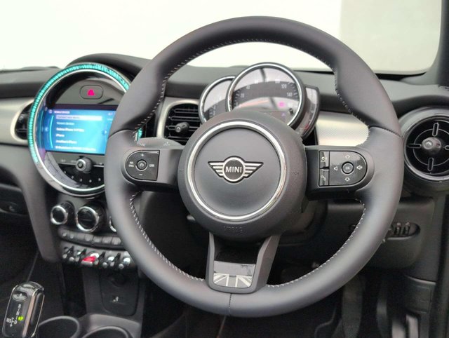 USED 2022 72 MINI CONVERTIBLE 1.5 Cooper Exclusive Auto 2dr CLICK+COLLECT / HOME DELIVERY